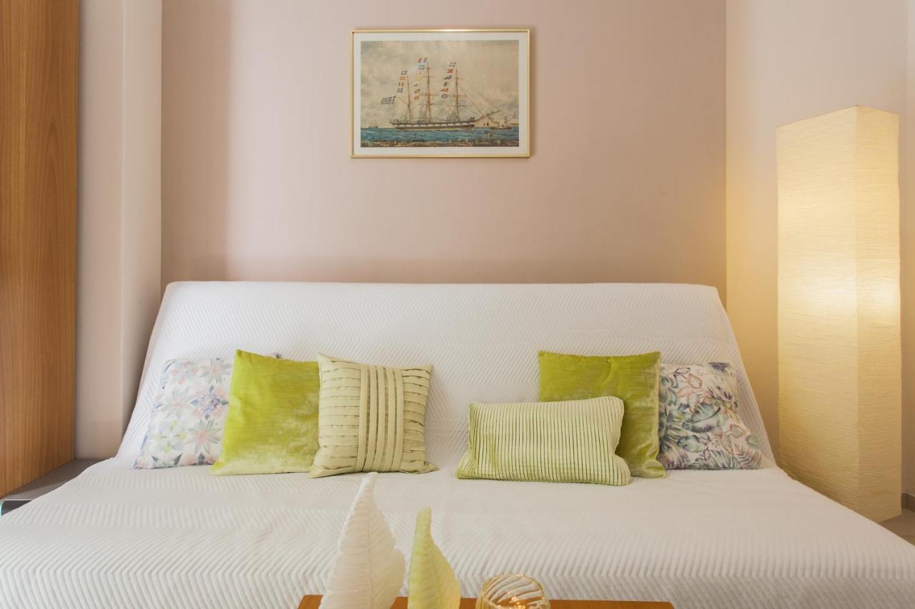 Central Apartment At Plaka 1 Bed For 2 Pers أثينا المظهر الخارجي الصورة